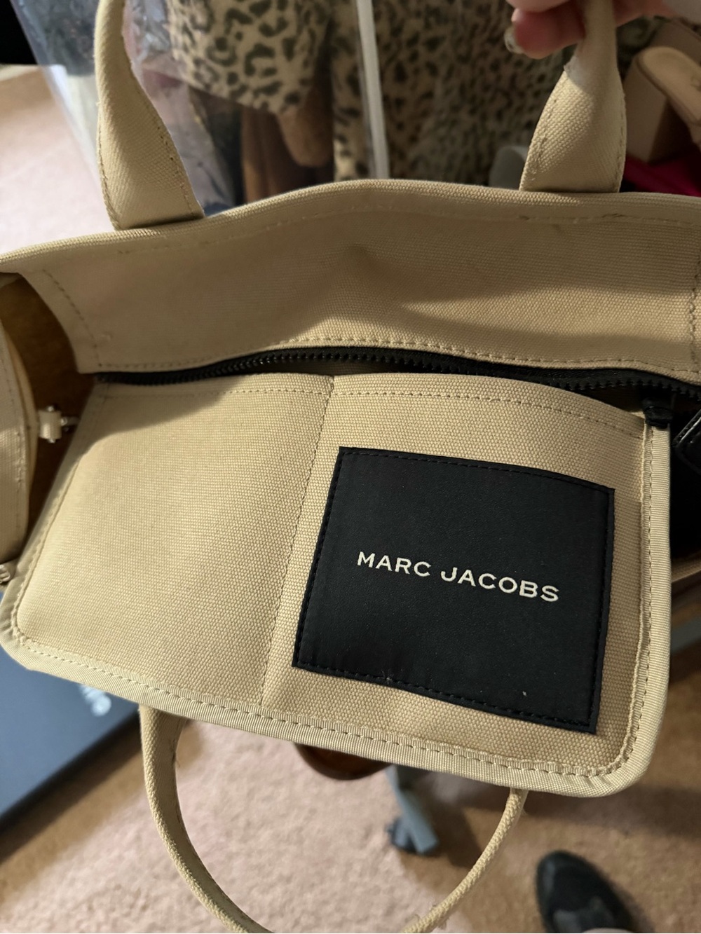 Marc Jacobs 'The Tote Bag' Canvas Tote in Beige size medium - Picture 3 of 4